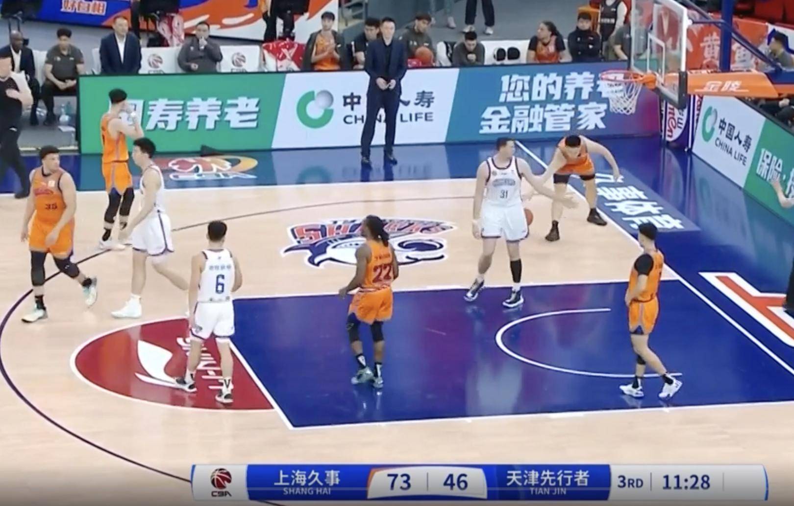 上海男篮获得关键胜利，领先对手