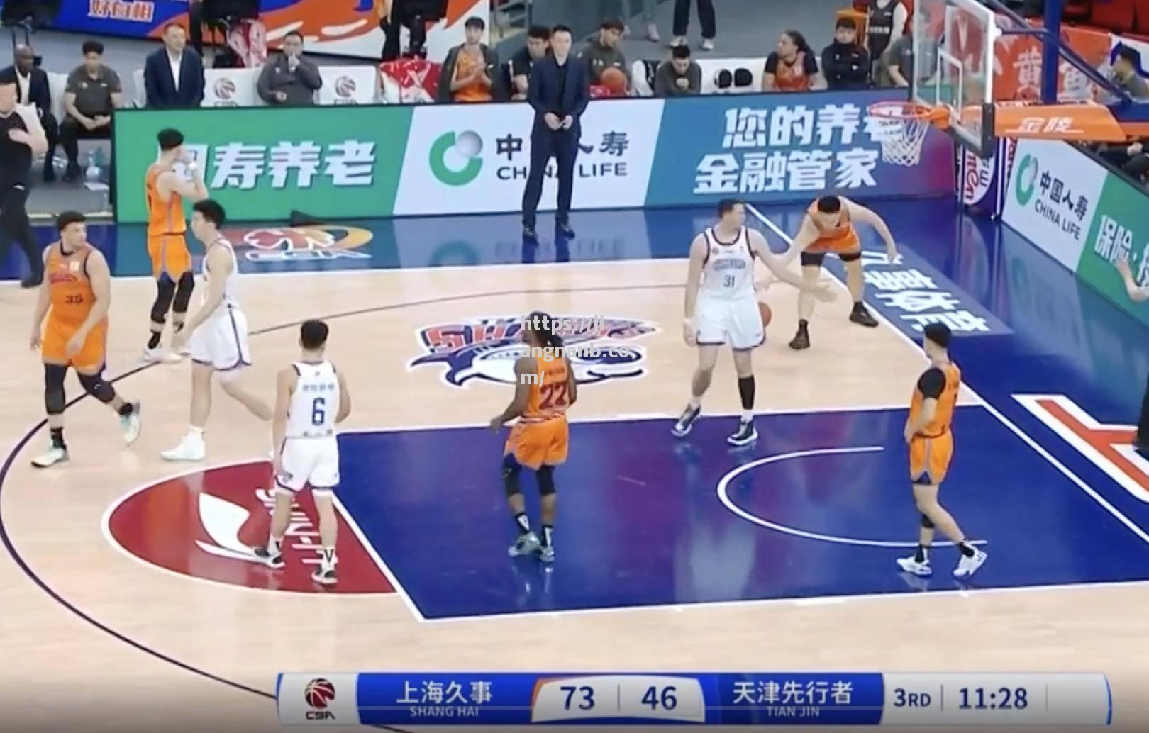 江南体育-上海男篮获得关键胜利，领先对手