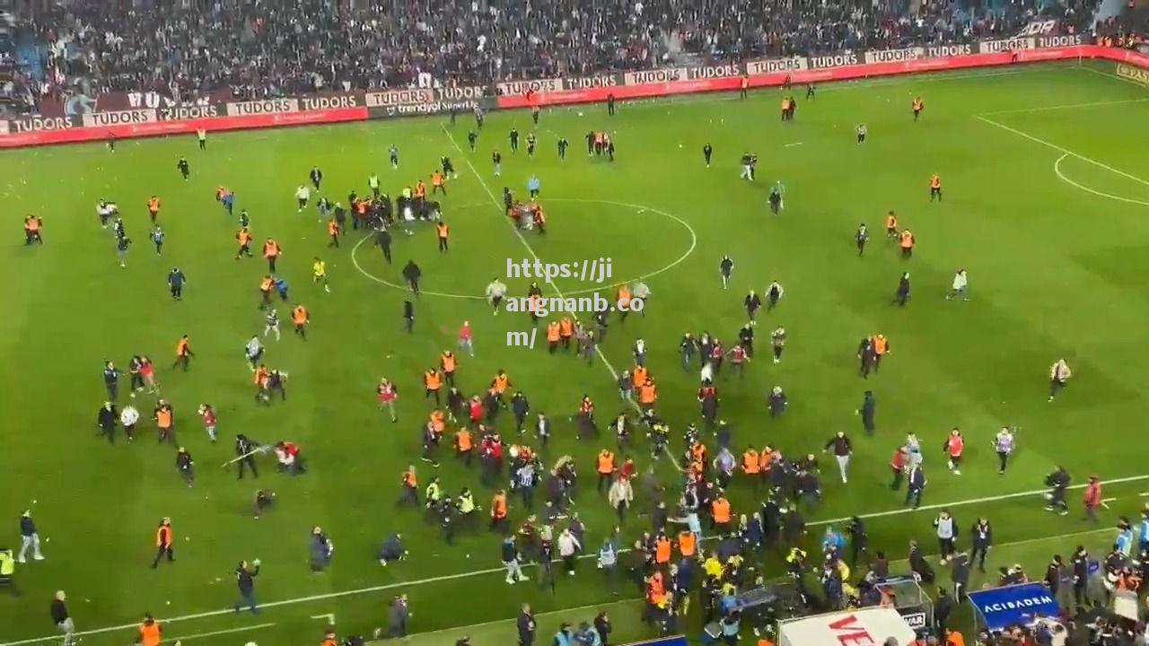 特拉布宗客场战平费内巴切奠定超级联赛地位