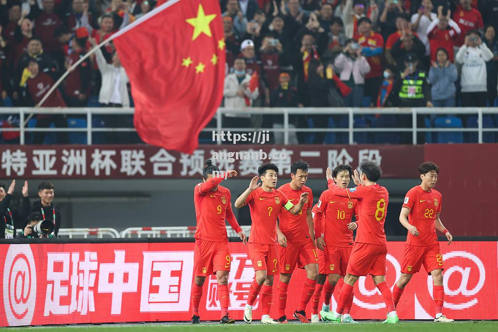 这场比赛定会激发球员的热情，双方将在场上尽情拼搏